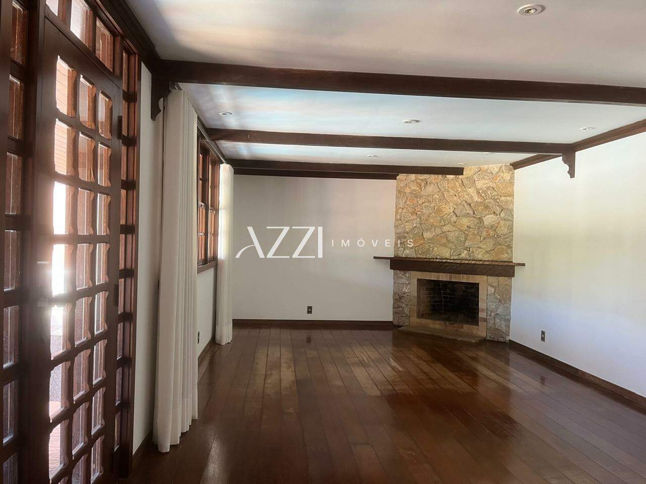 Casa para aluguel no Comiteco: Sala com Lareira