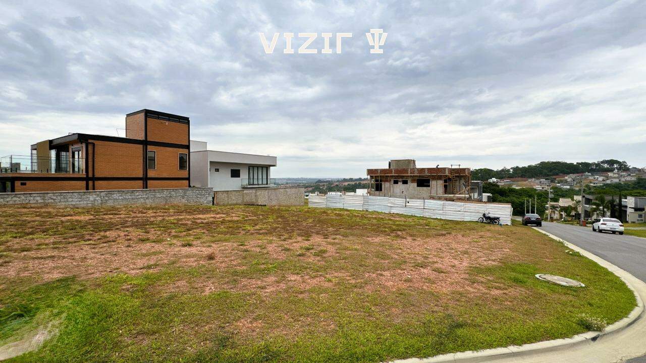 Lote em condomínio à venda no Jardins Bolonha: 