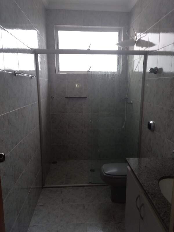 Apartamento para alugar com 3 quartos, 120m² - Foto 17