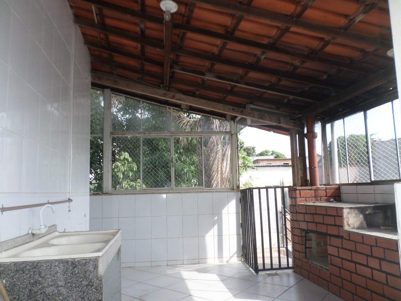 Casa para alugar com 3 quartos, 450m² - Foto 17