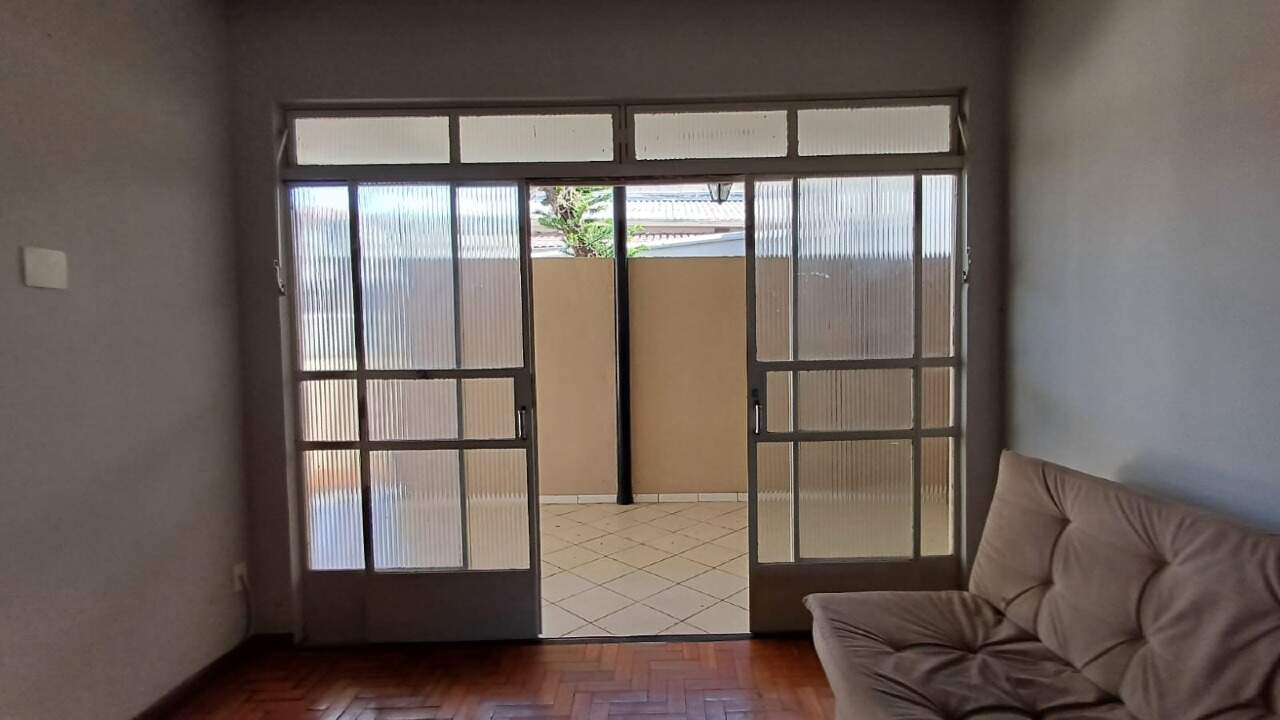 Casa para alugar com 3 quartos, 130m² - Foto 9