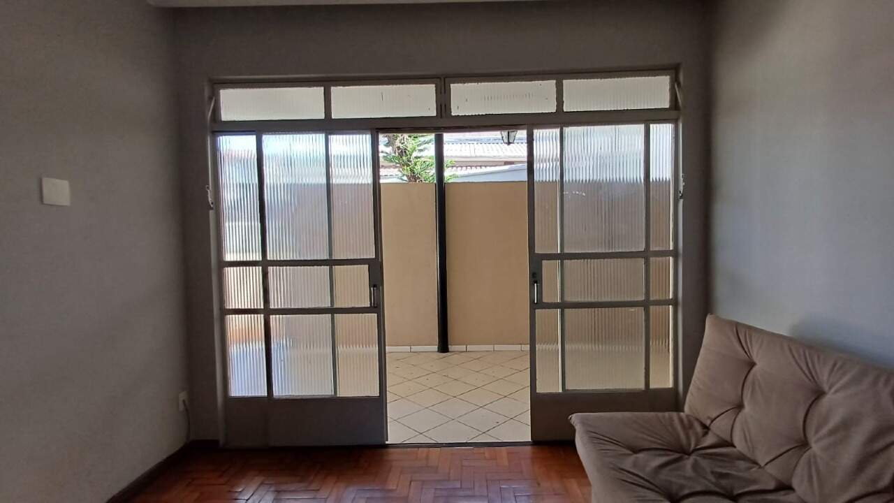 Casa para alugar com 3 quartos, 130m² - Foto 10