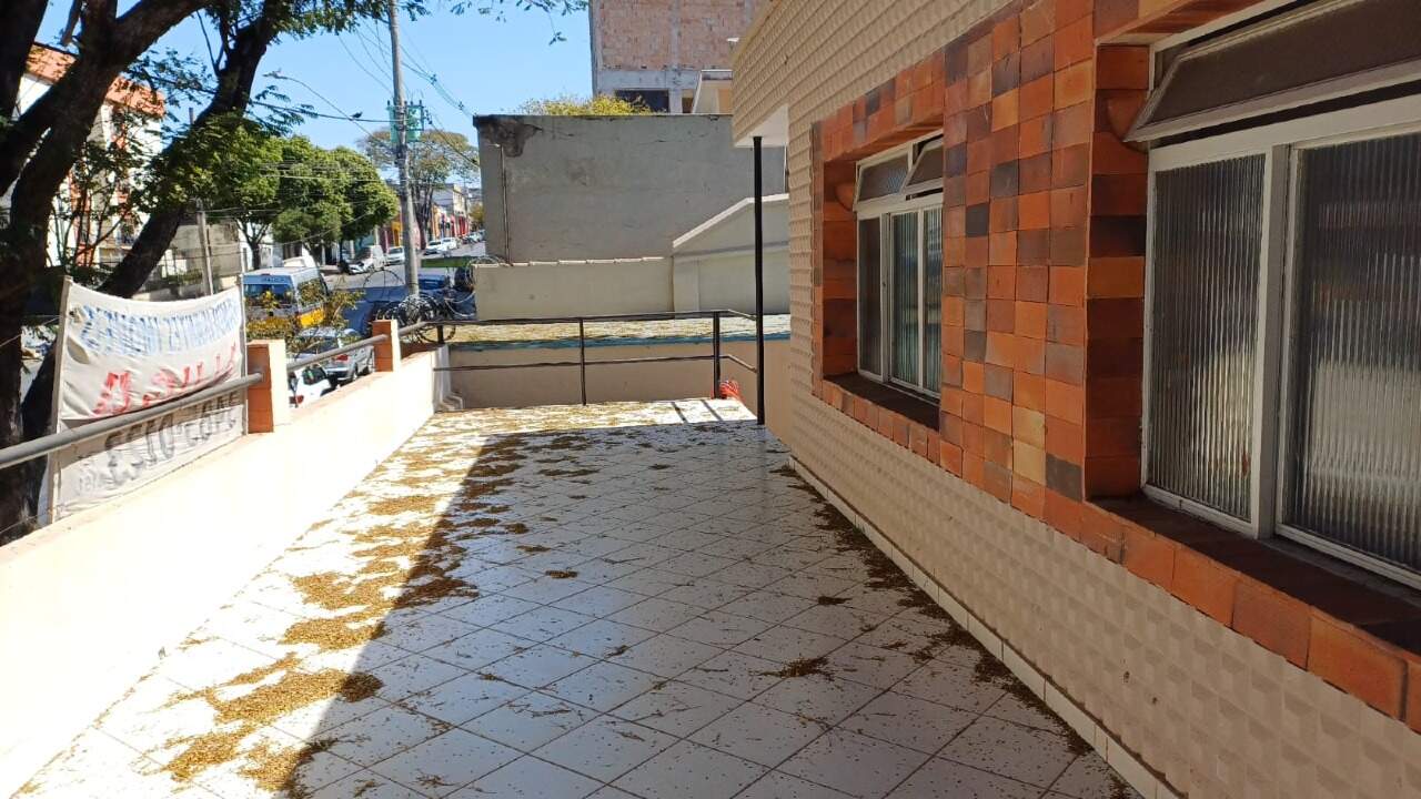 Casa para alugar com 3 quartos, 130m² - Foto 2