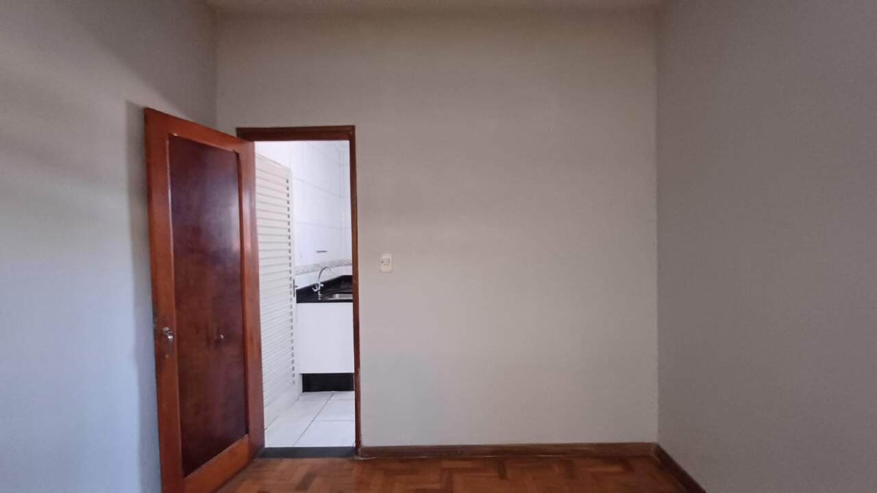 Casa para alugar com 3 quartos, 130m² - Foto 15