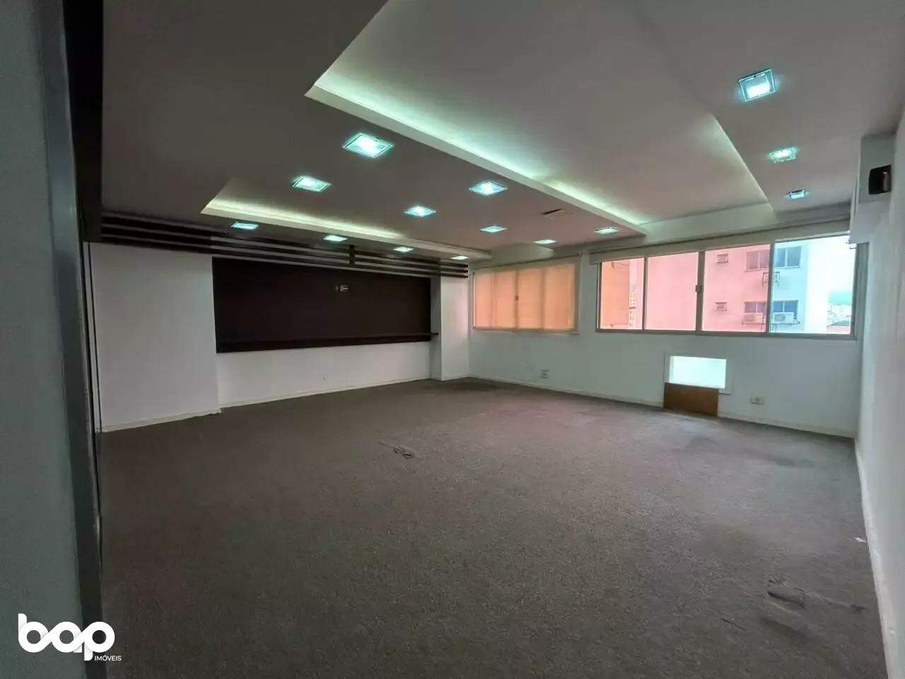 Sala- à venda- Bairro Centro- R$135.000,00-: 