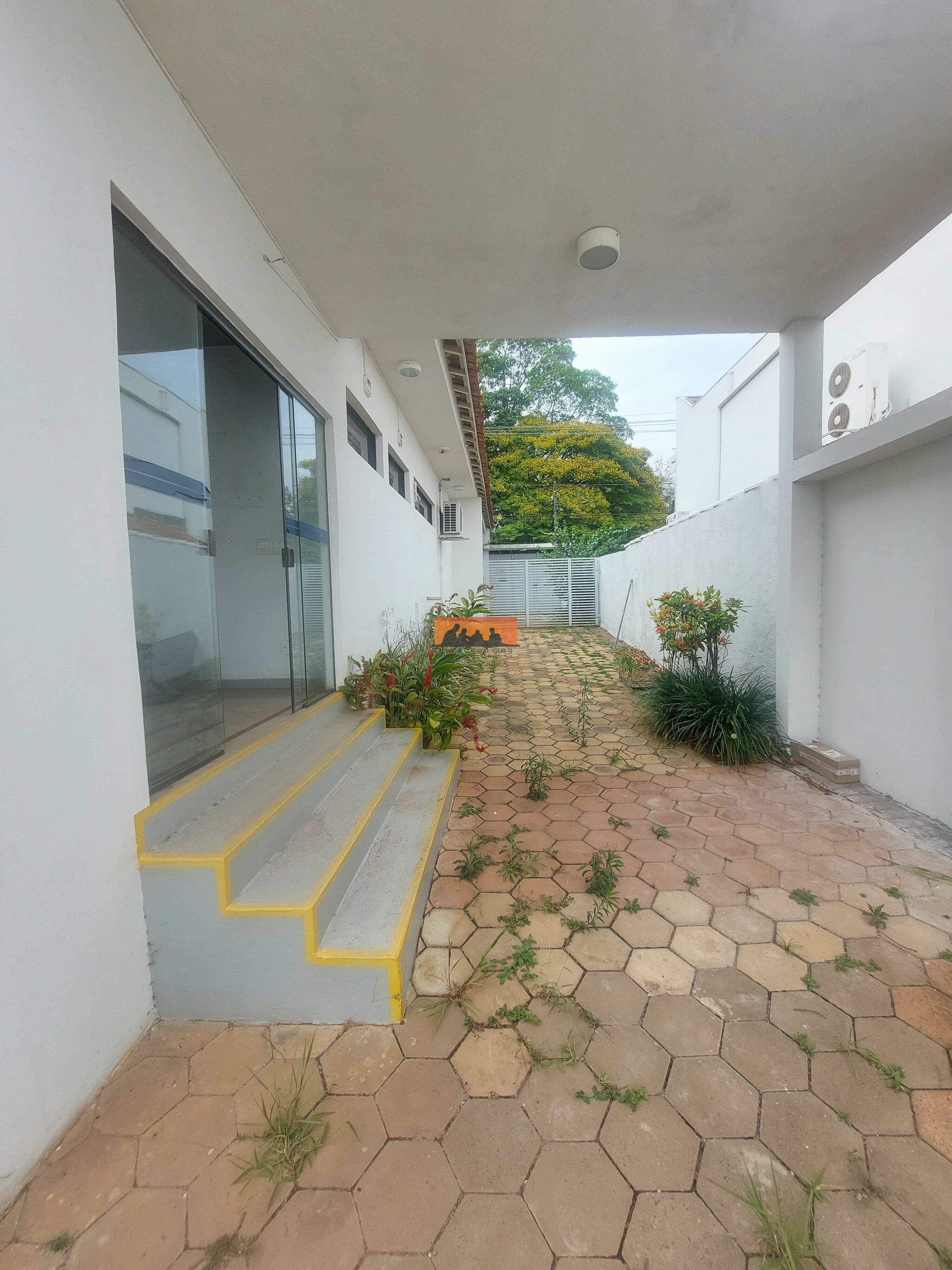 Casa para aluguel no Vila Santa Isabel: 