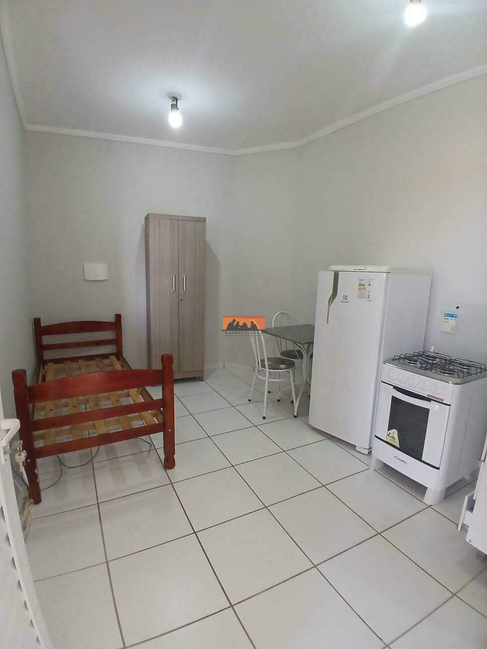 Kitnet para aluguel no Vila Santa Isabel: 