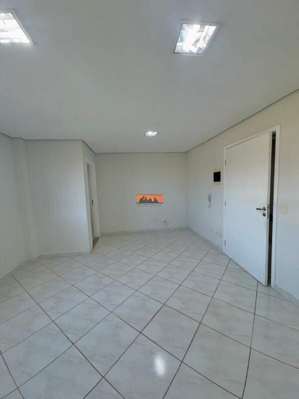 Sala para aluguel no Parque das Universidades: 