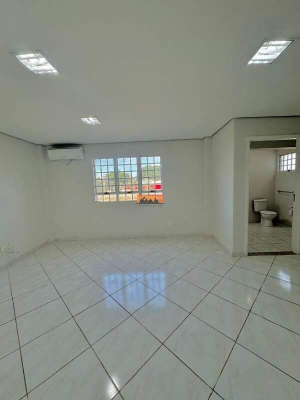 Sala para aluguel no Parque das Universidades: 