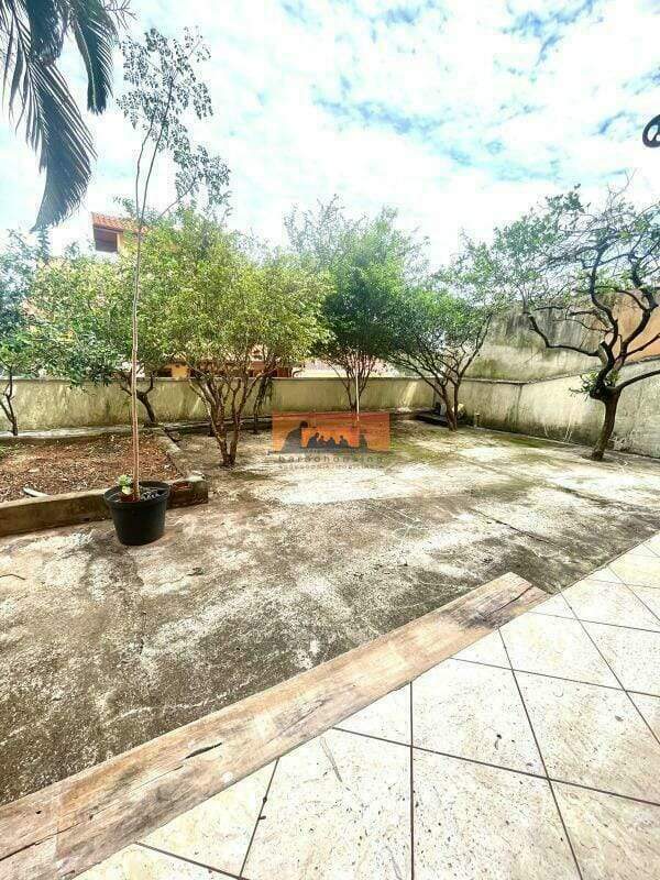Casa à venda no Parque das Flores: 
