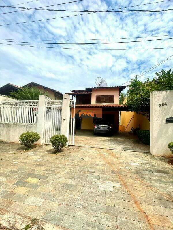 Casa à venda no Parque das Flores: 