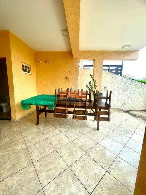Casa à venda no Parque das Flores: 