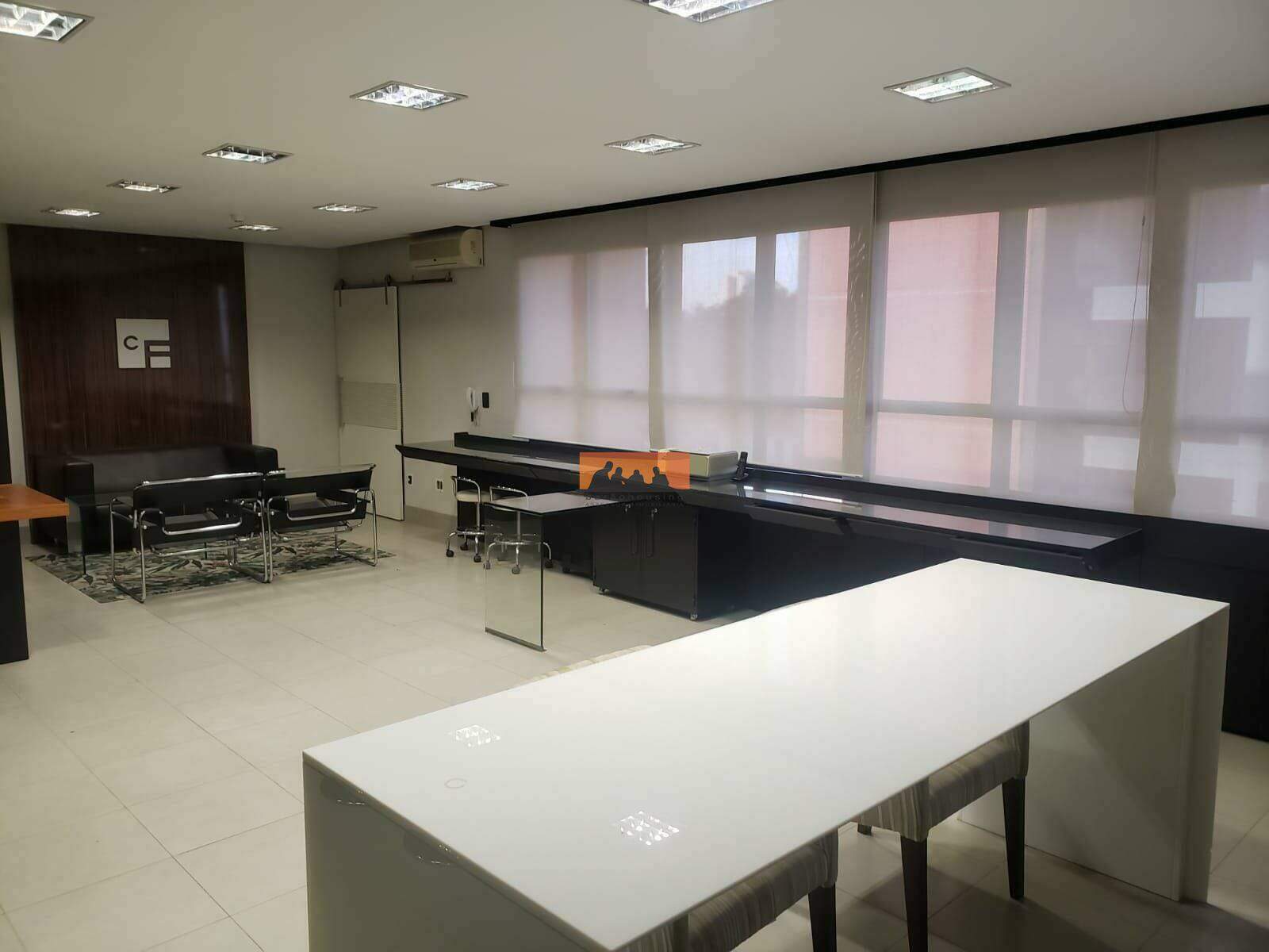 Sala à venda no Centro: 