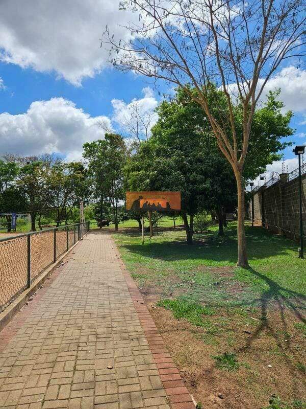 Lote em condomínio à venda no Parque Brasil 500: 