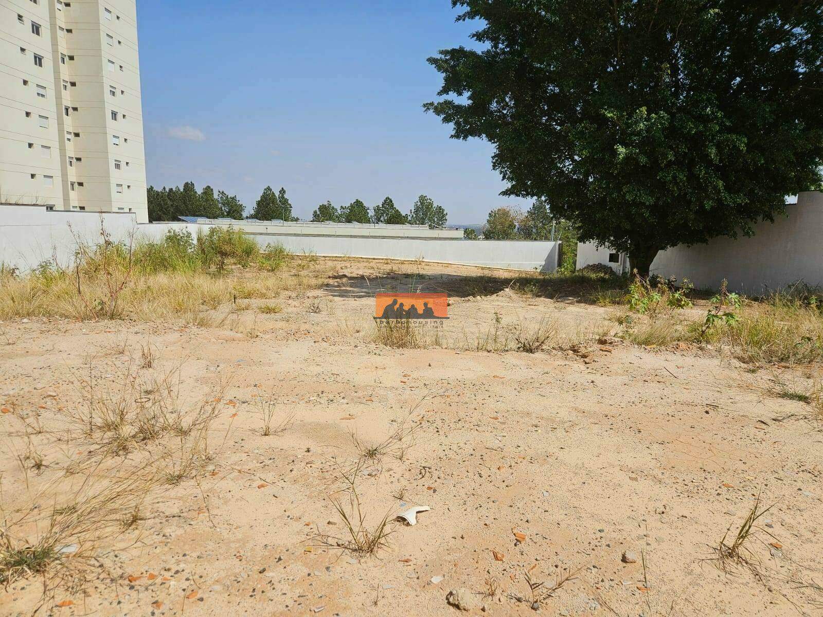 Terreno à venda no Parque dos Pomares: 