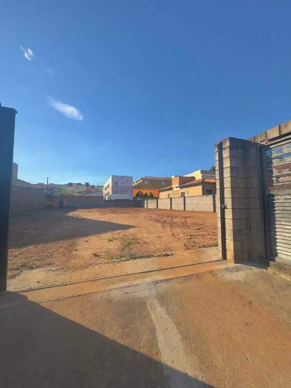 Terreno para aluguel no Parque Rural Fazenda Santa Cândida: 