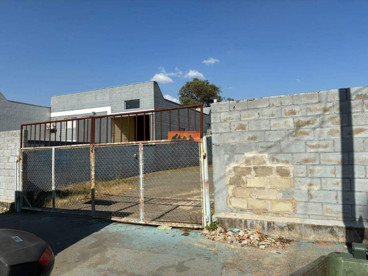 Terreno para aluguel no Real Parque: 