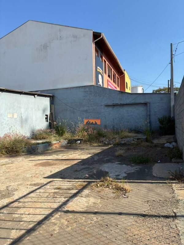 Terreno para aluguel no Real Parque: 