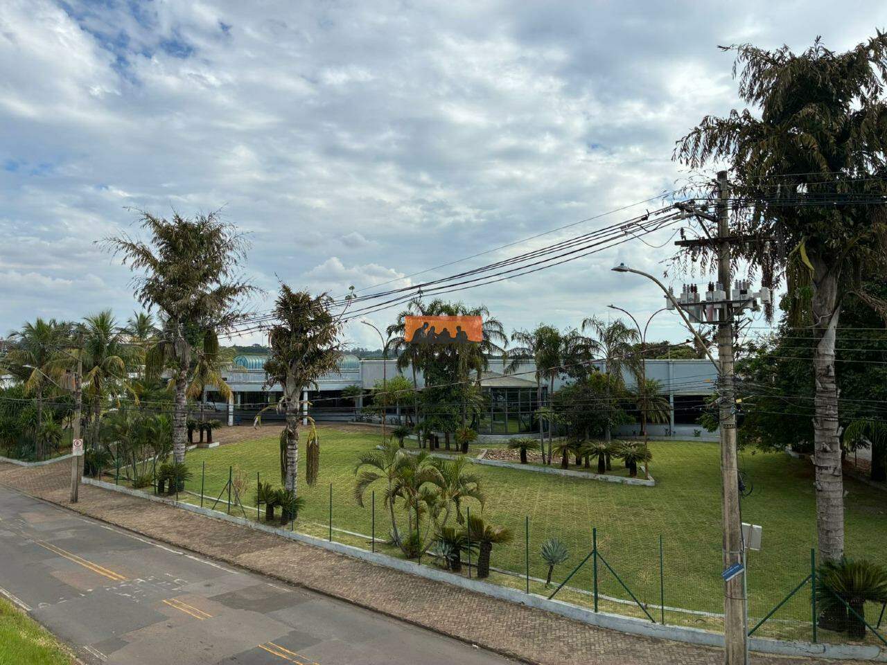 Prédio para aluguel no Jardim Santa Genebra: 
