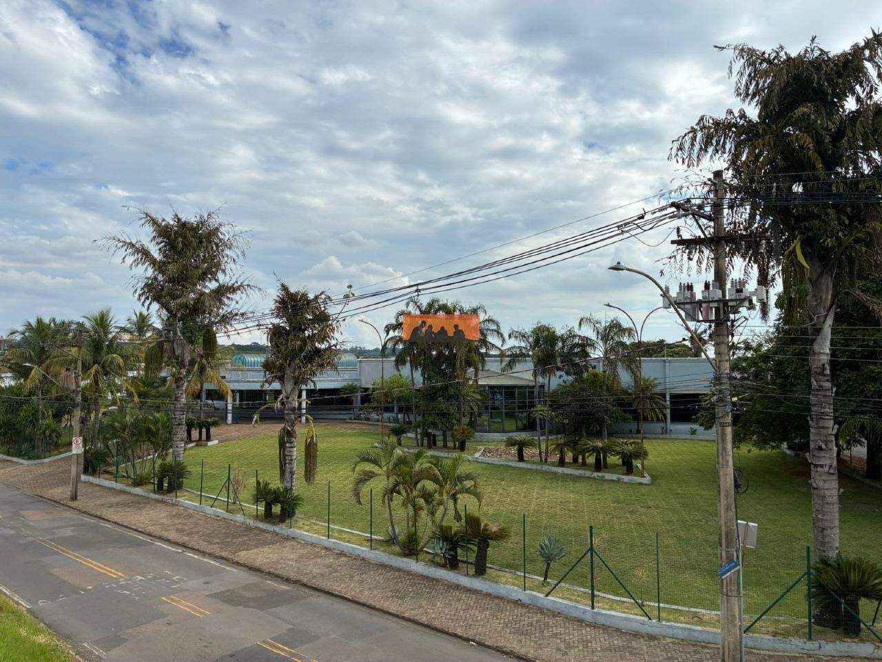 Prédio à venda no Jardim Santa Genebra: 
