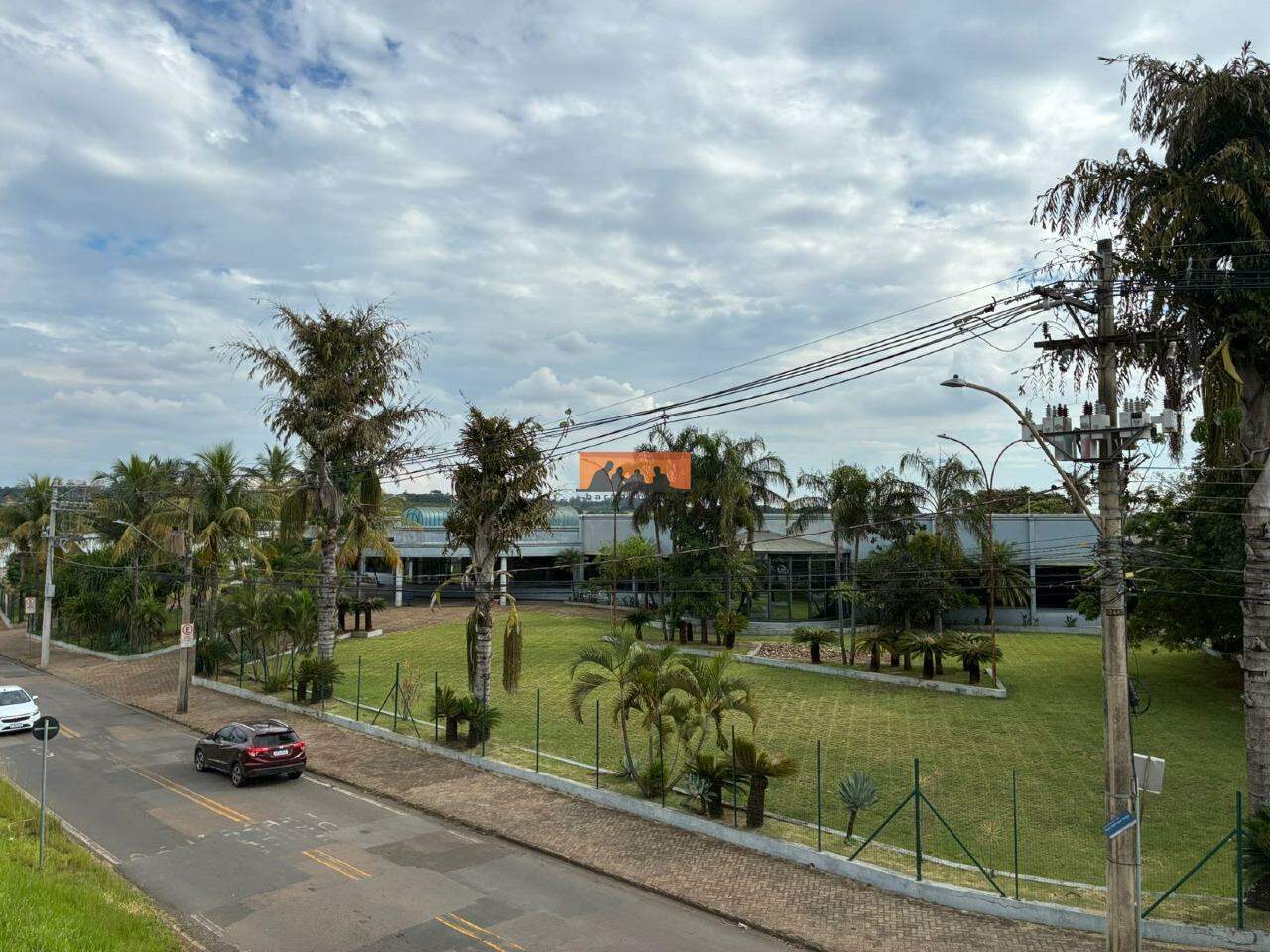Prédio à venda no Jardim Santa Genebra: 