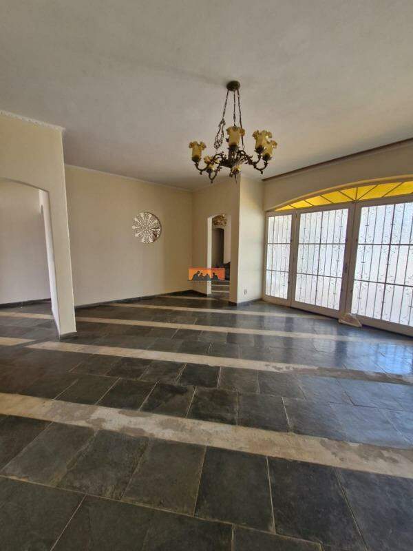 Casa para aluguel no Cidade Universitária: 