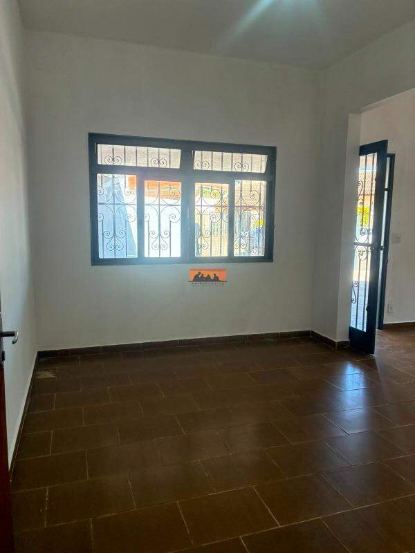 Casa para aluguel no Cidade Universitária: 