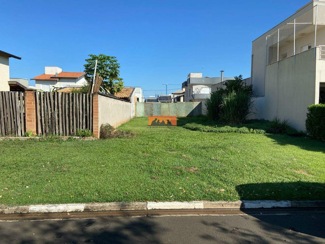 Lote em condomínio à venda no Jardim Planalto: 