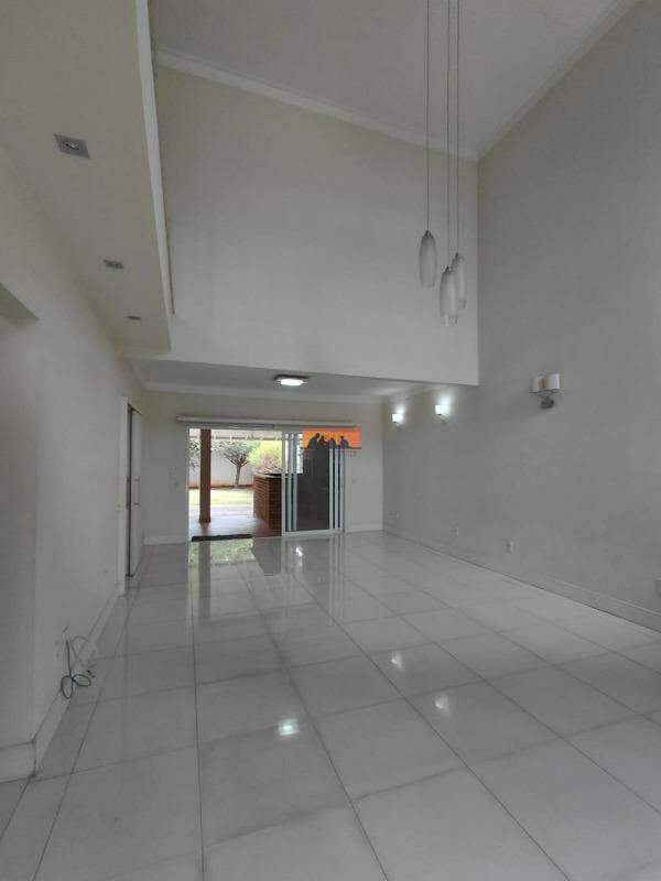 Casa para aluguel no Vila Hollândia: 