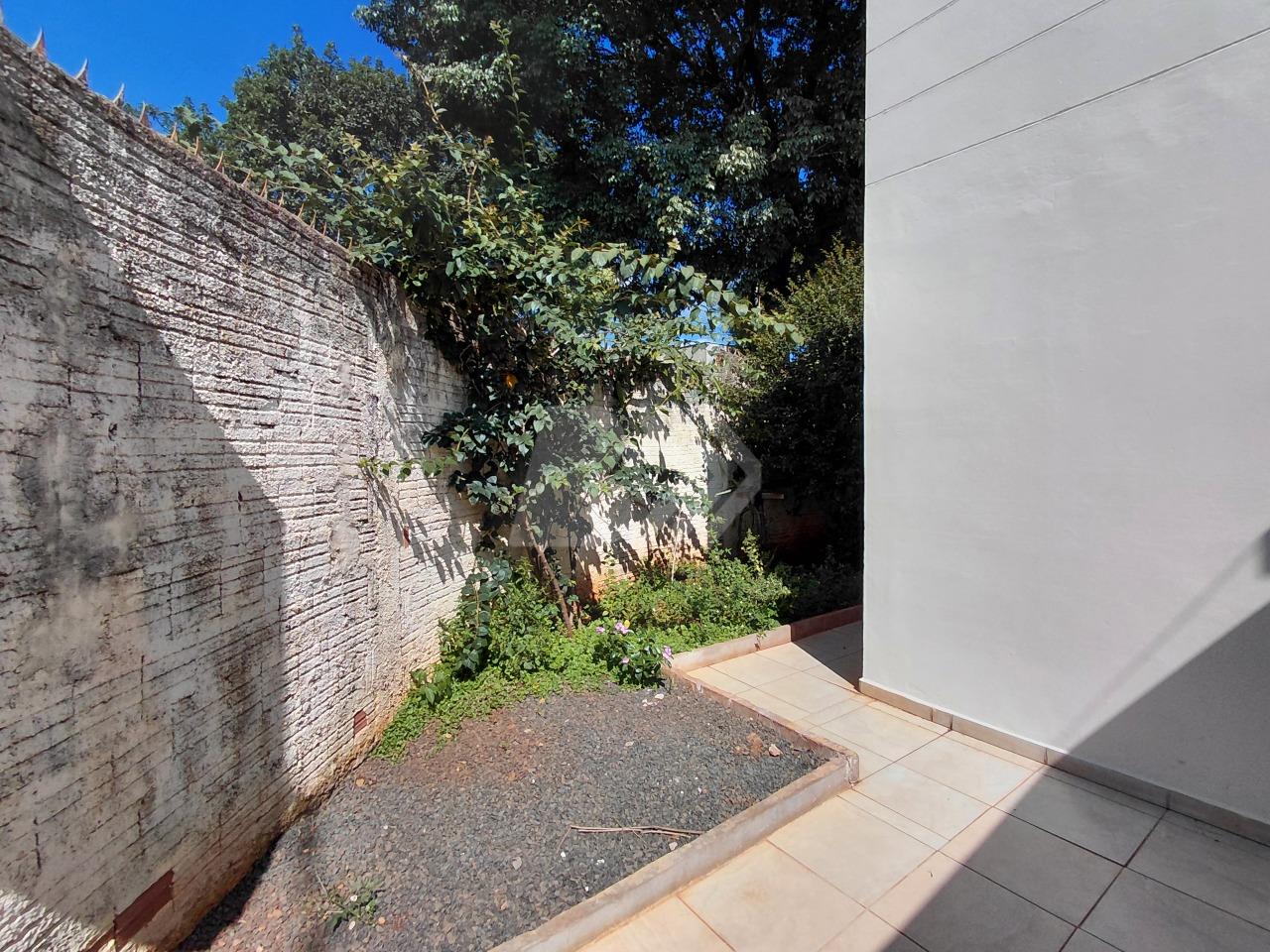 Casa de Condomínio para aluguel no Loteamento São Francisco: 