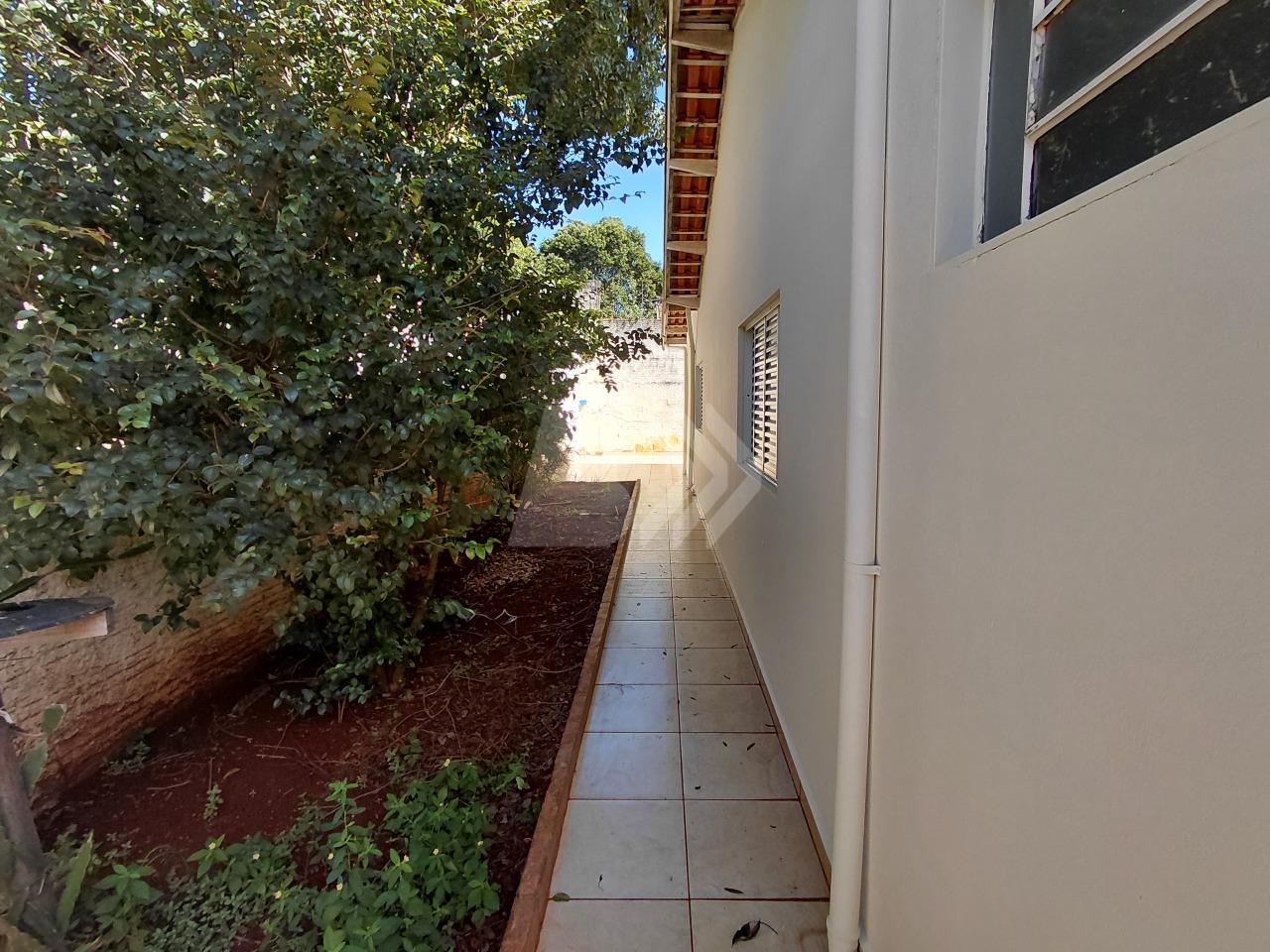 Casa de Condomínio para aluguel no Loteamento São Francisco: 