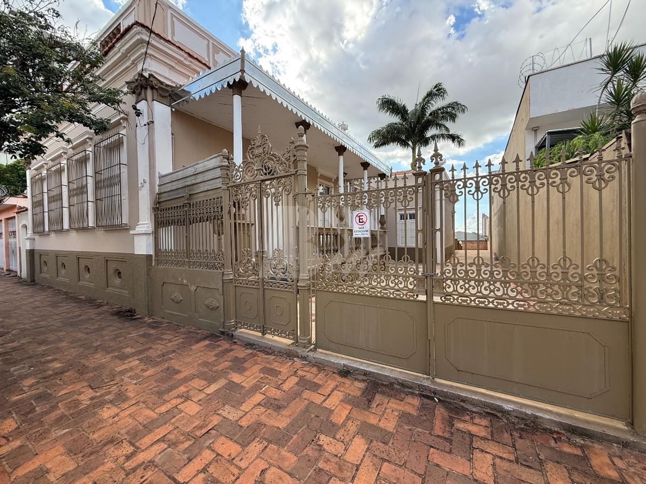 Casa Comercial à venda no Centro: 