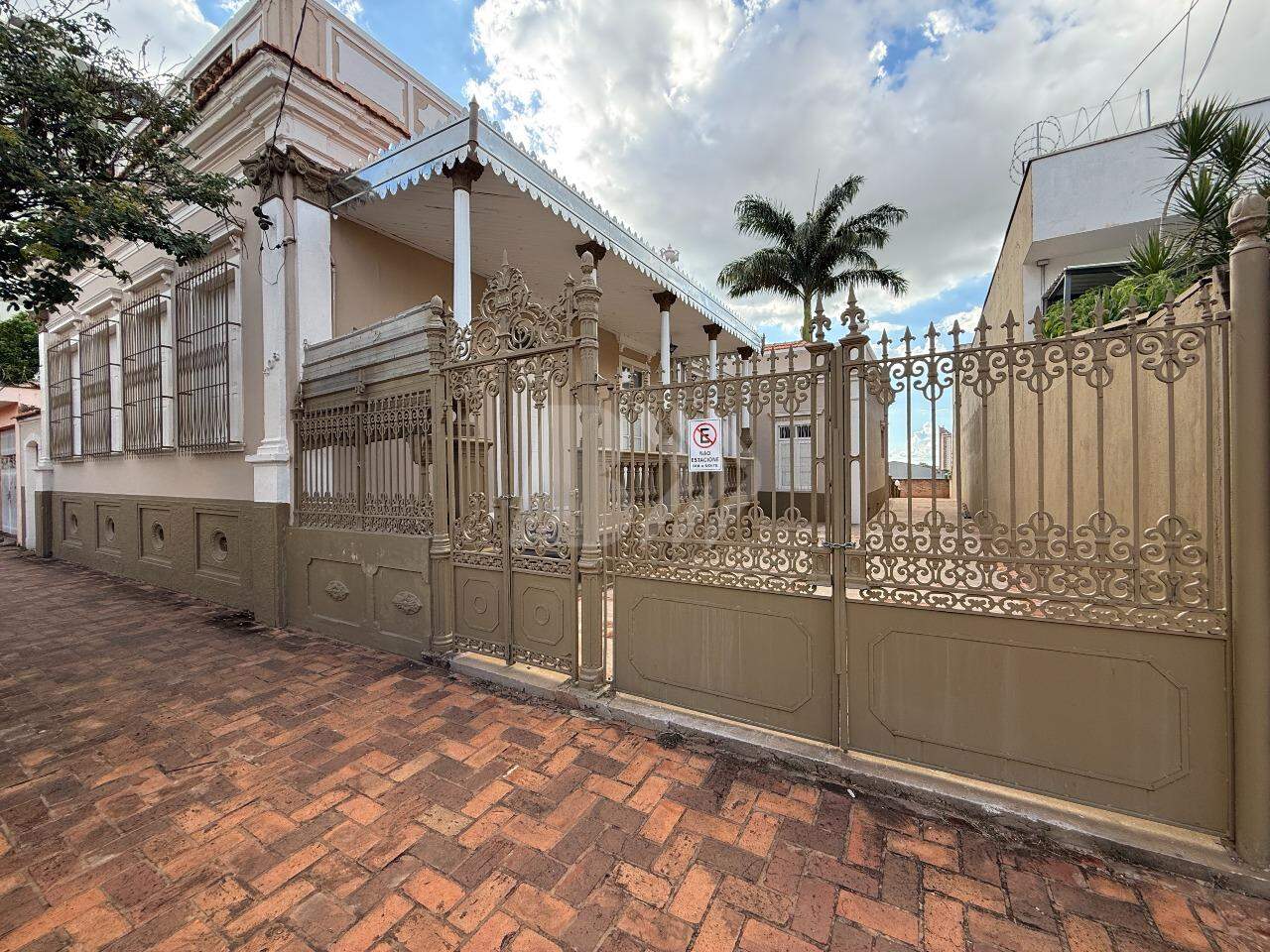 Casa Comercial para aluguel no Centro: 