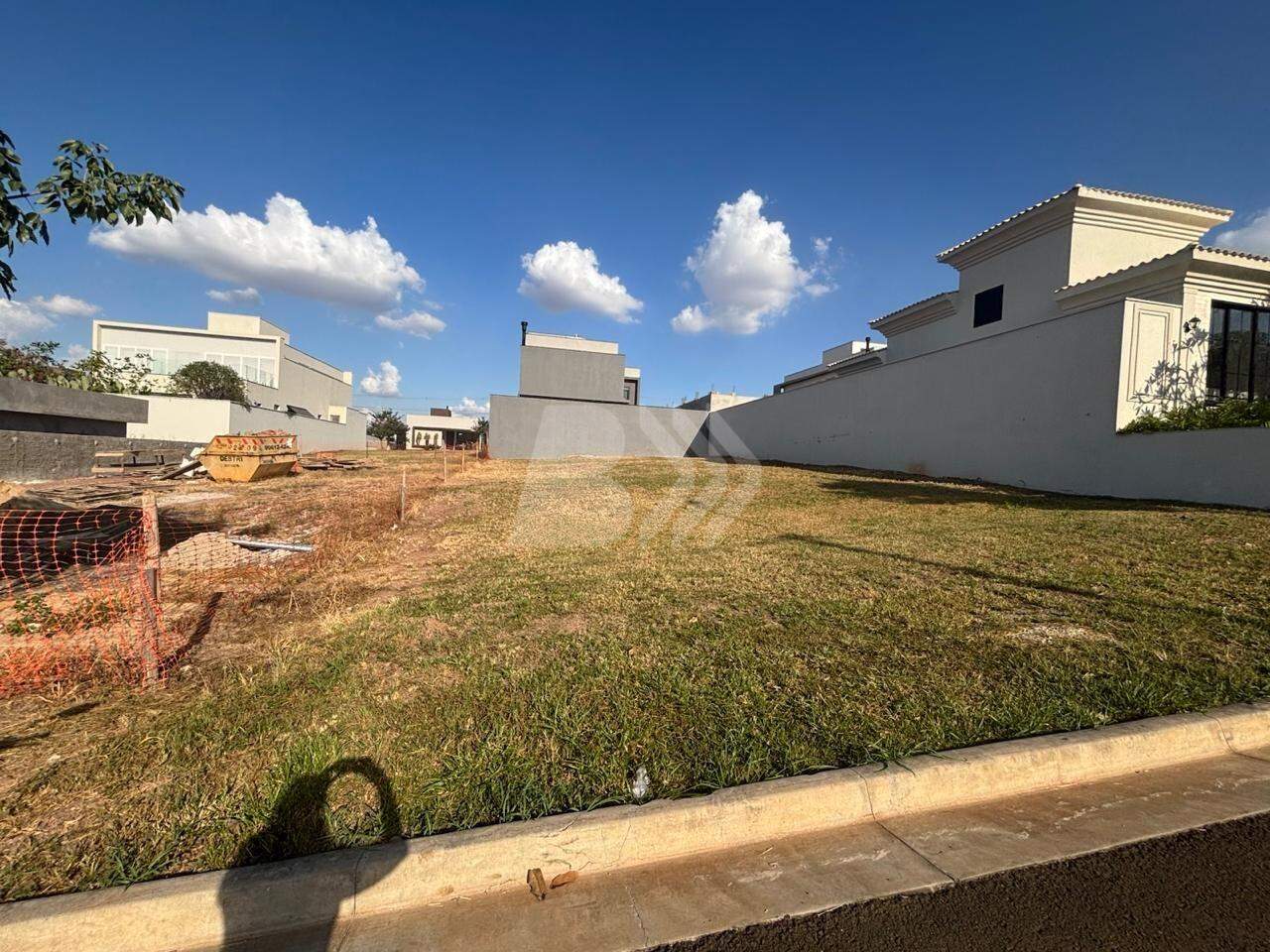 Terreno em Condomínio à venda no Ondas: 