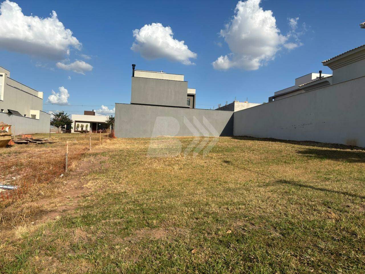 Terreno em Condomínio à venda no Ondas: 