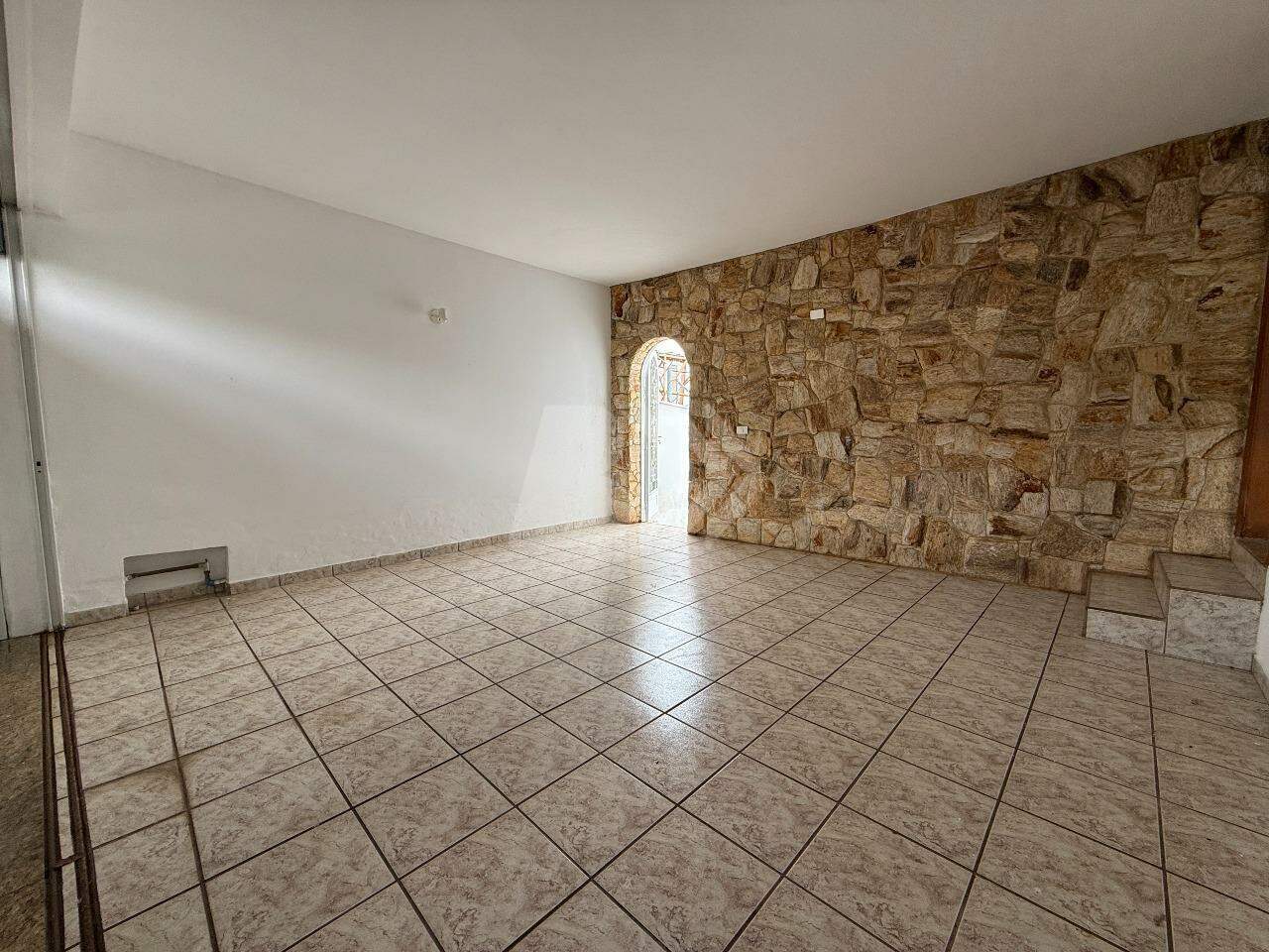 Casa Residencial para aluguel no Vila Rezende: 