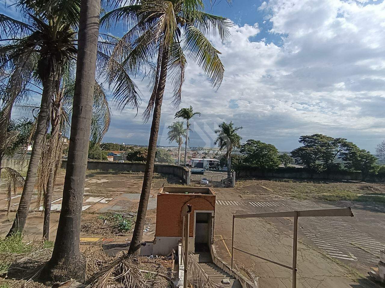 Barracão/Galpão à venda no Vila Industrial: 