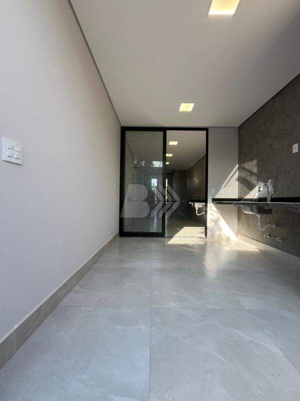 Casa de Condomínio à venda no Jardim Brasil: 