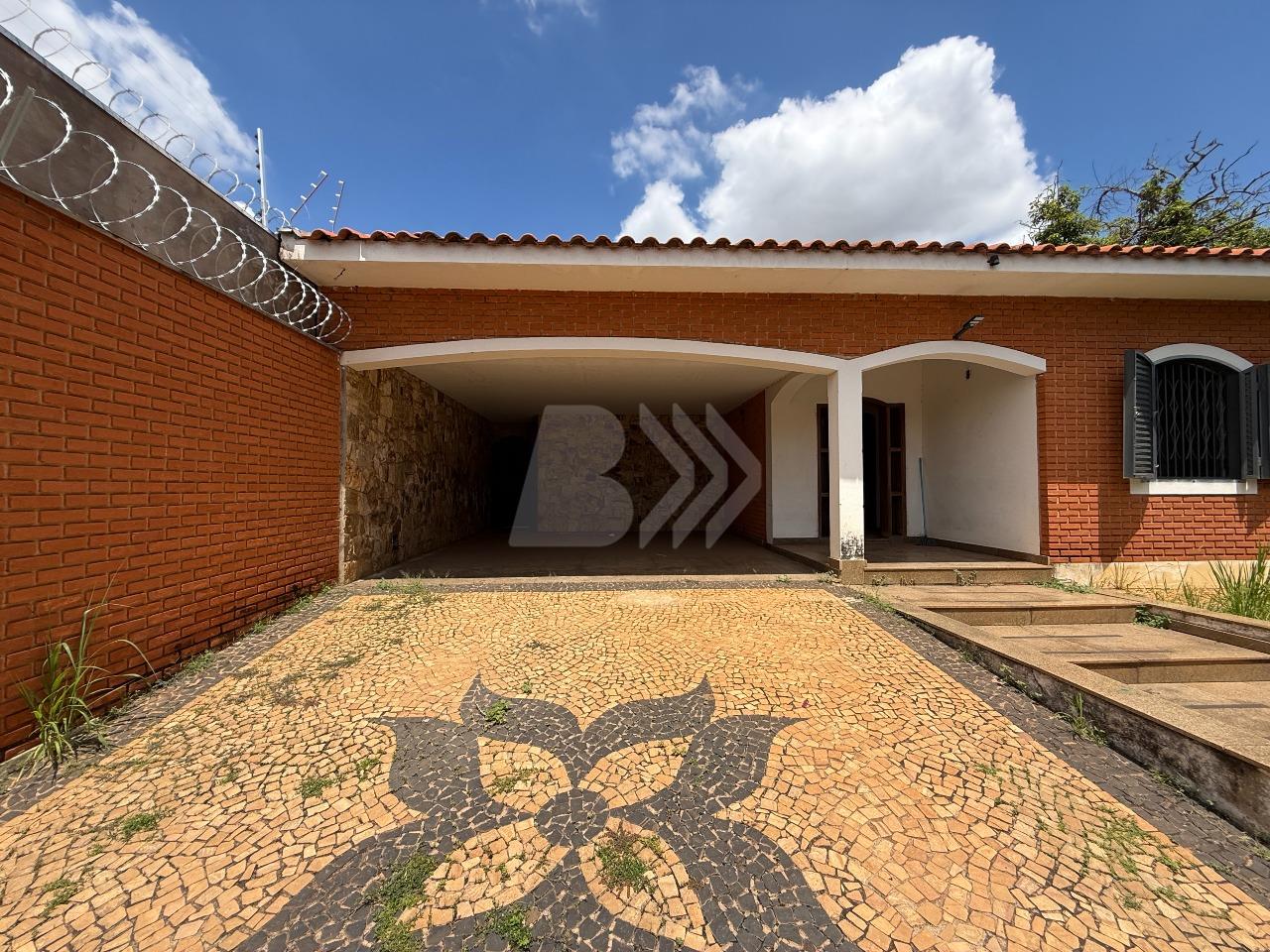 Casa Residencial à venda no Centro: 