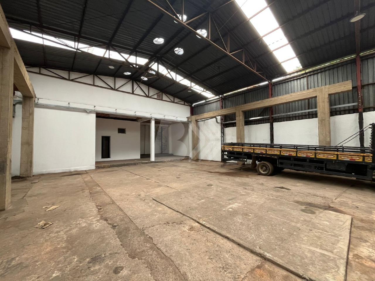 Barracão/Galpão para aluguel no Santa Rosa Ipês: 