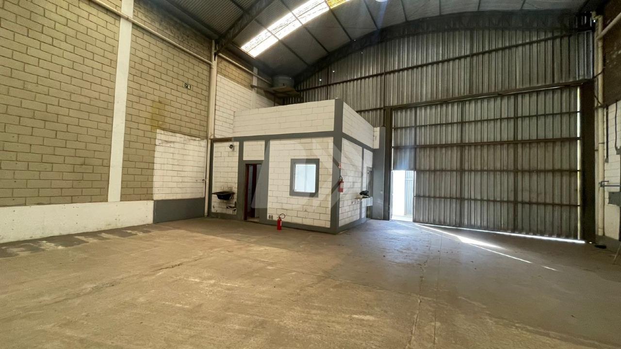 Barracão/Galpão para aluguel no Santa Rosa Ipês: 