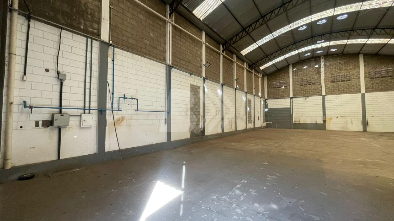 Barracão/Galpão para aluguel no Santa Rosa Ipês: 