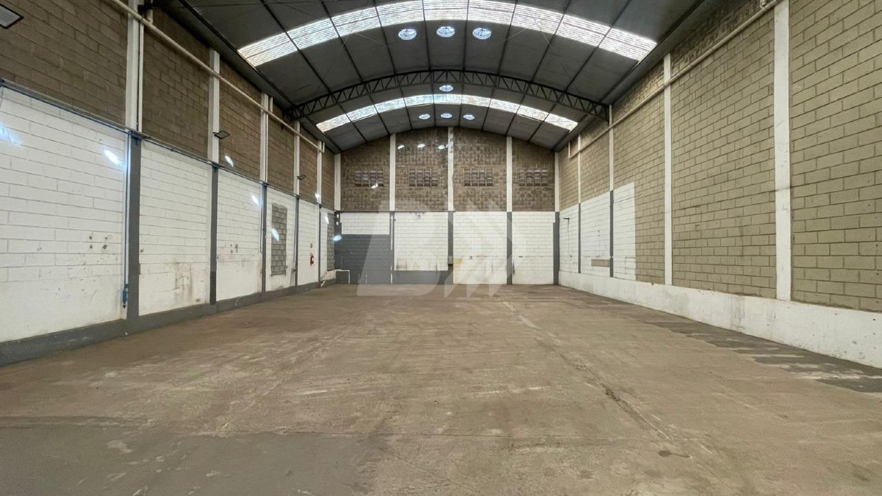 Barracão/Galpão para aluguel no Santa Rosa Ipês: 