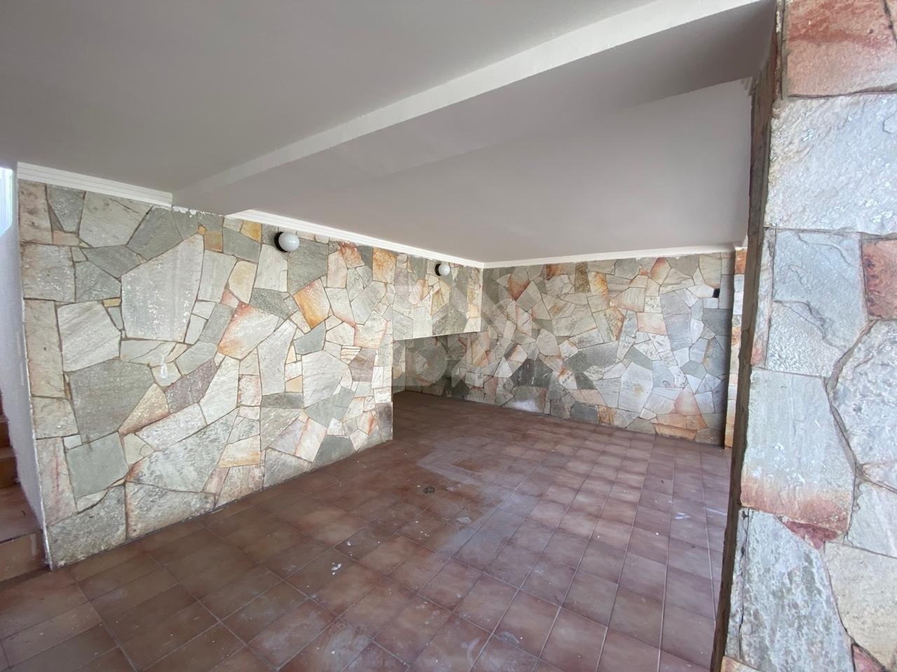 Casa Residencial à venda no Centro: 