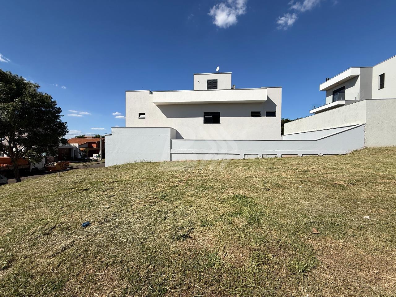 Terreno em Condomínio à venda no Santa Rosa: 