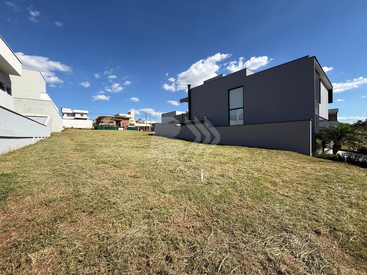 Terreno em Condomínio à venda no Santa Rosa: 