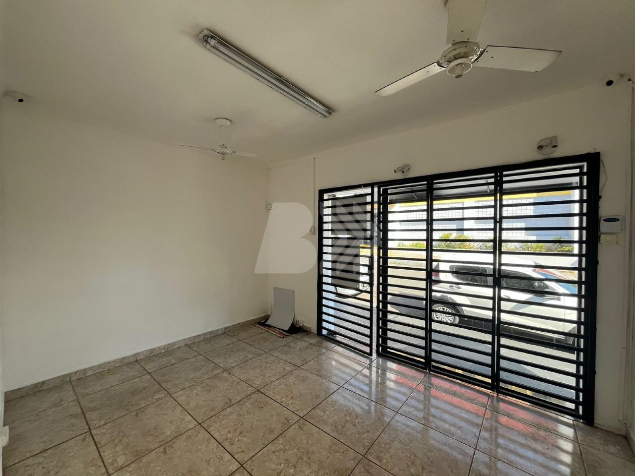 Casa Comercial para aluguel no Vila Monteiro: 