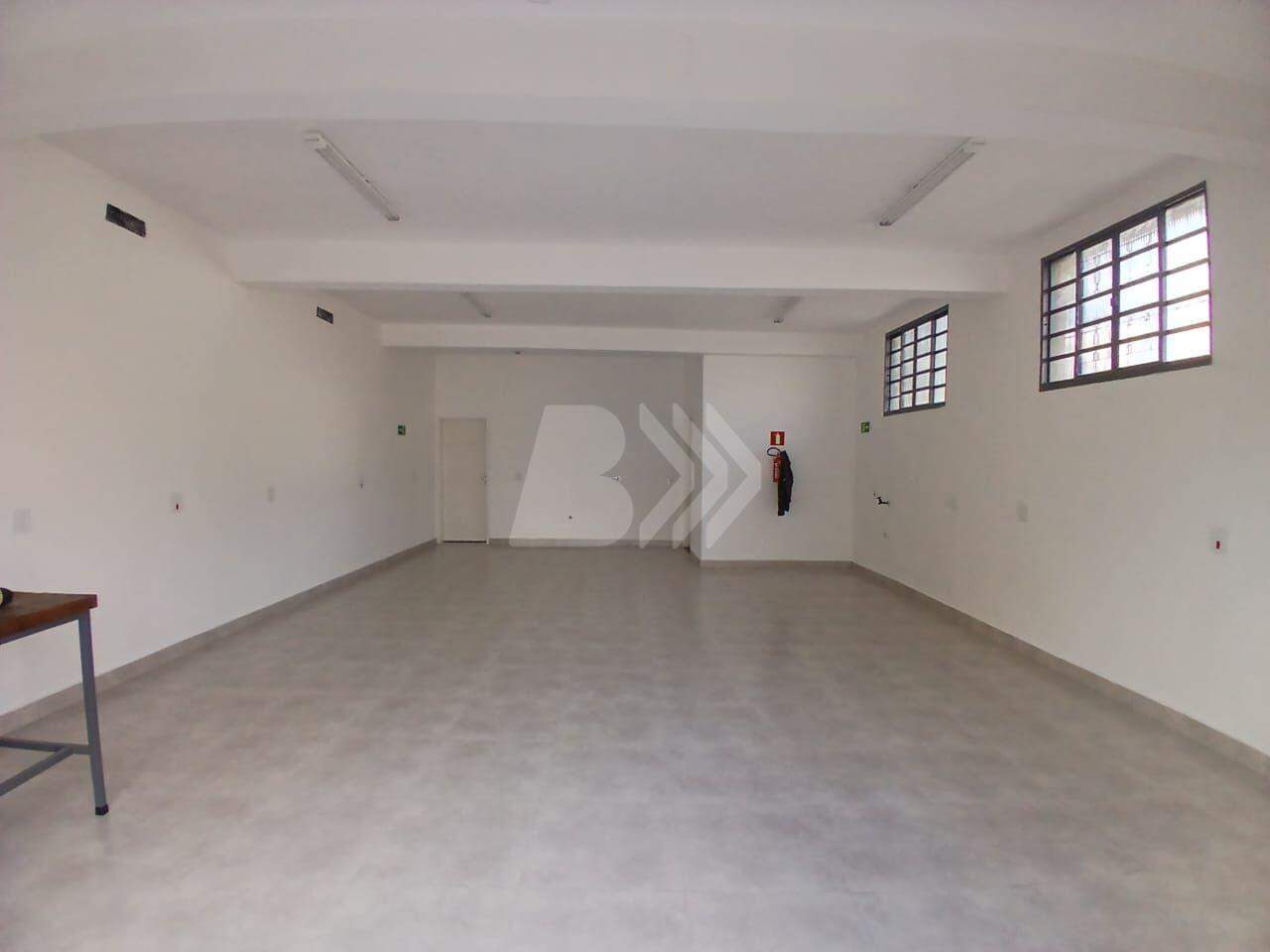Salão Comercial para aluguel no Santa Terezinha: 