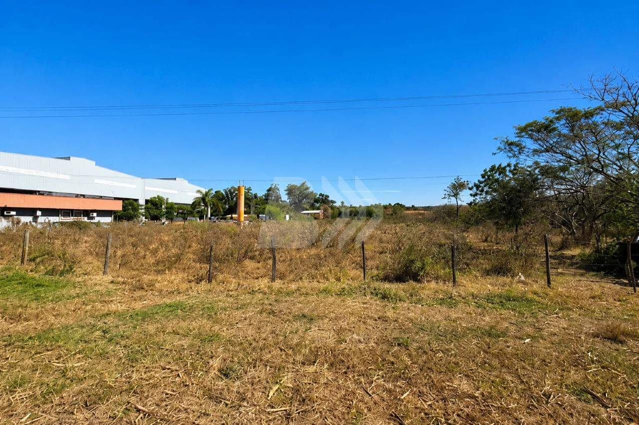 Área à venda no Santa Terezinha: 