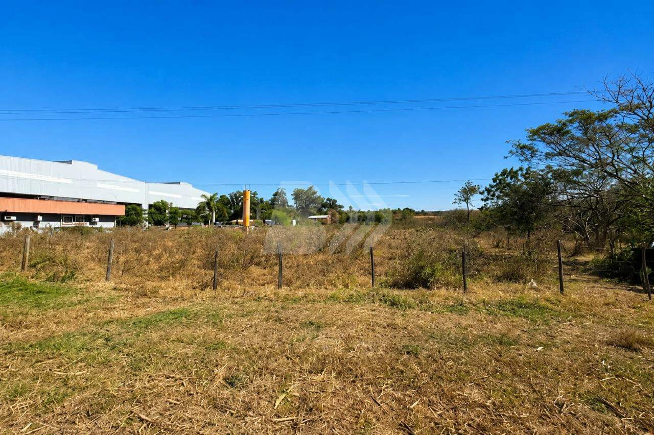 Área à venda no Santa Terezinha: 